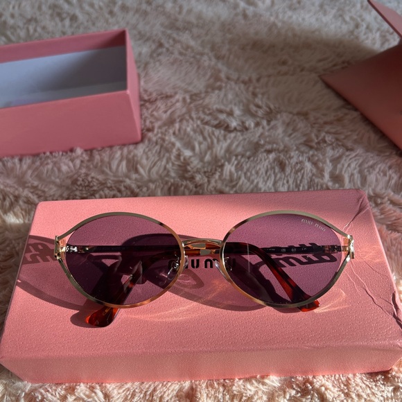 Miu Miu Sunglasses with Box - Picture 2 of 8